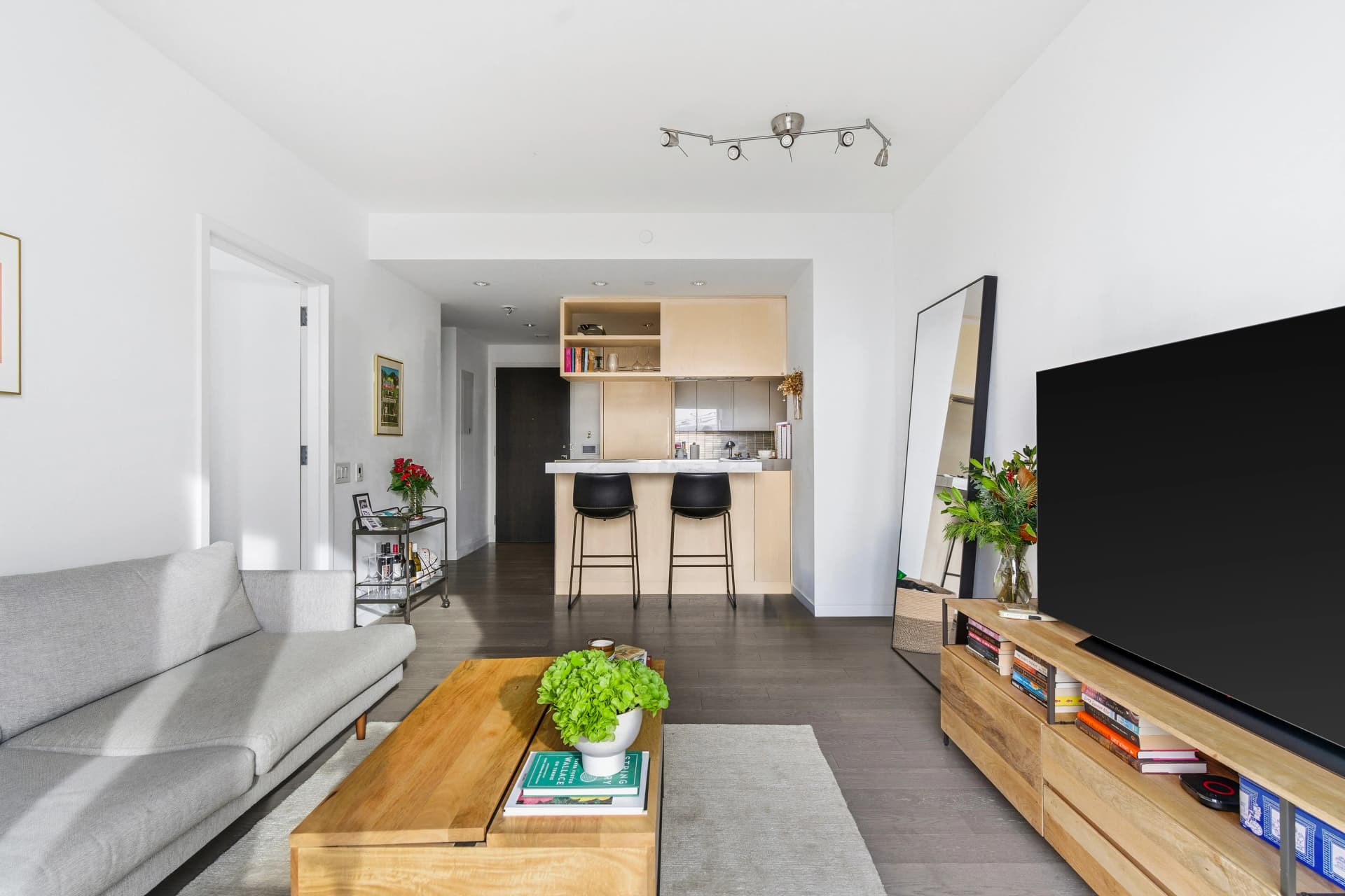 252 South St Residence 18B