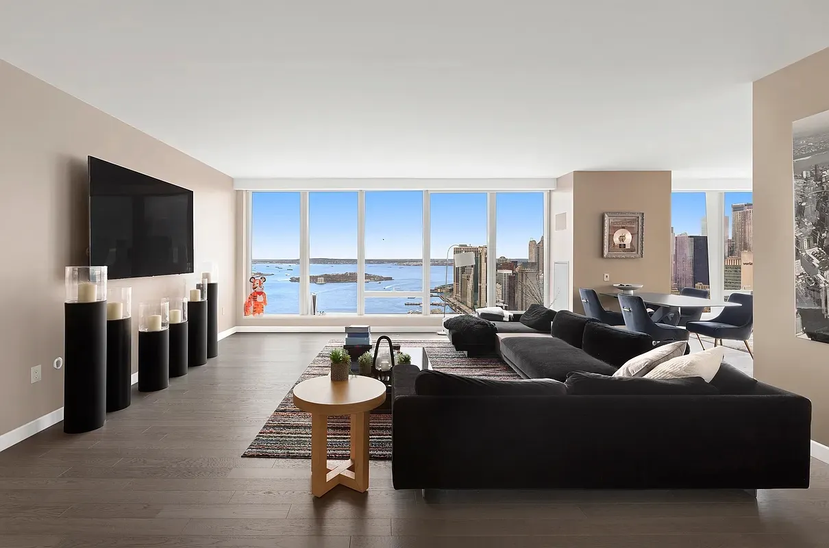 252 South St Residence 58J