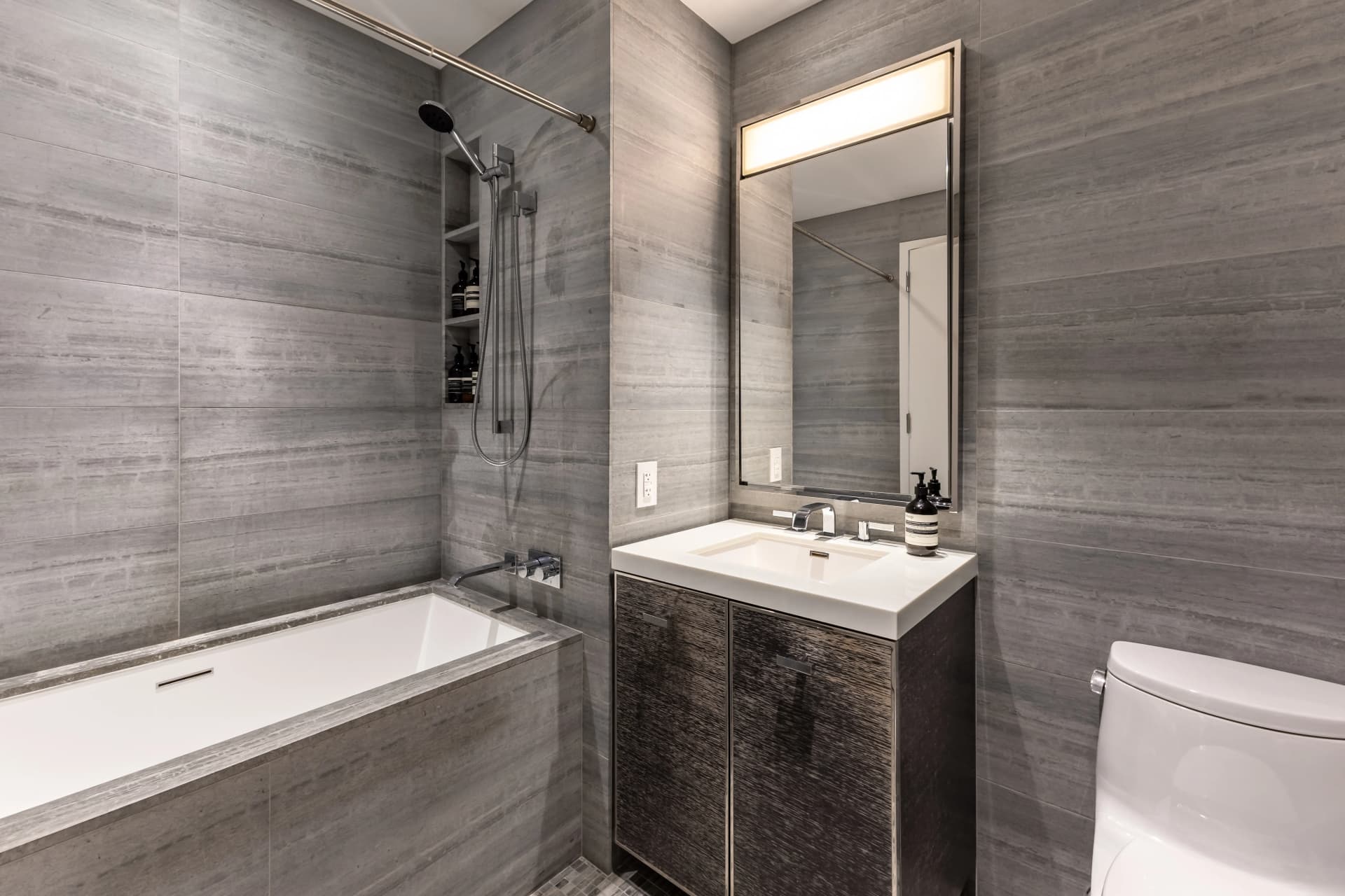252 South St Residence 64G
