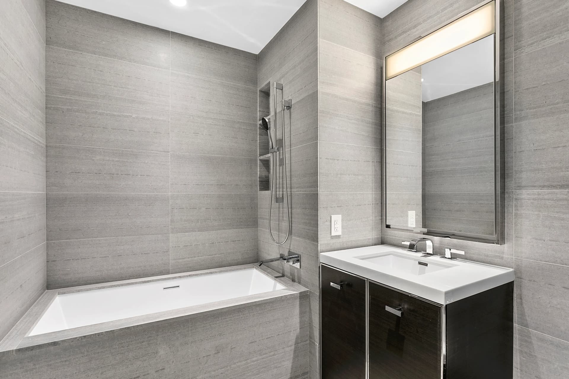 252 South St Residence 8B
